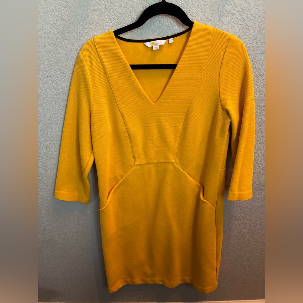 Boden
12 US Regular
Bronte Ottoman Yellow V-Neck Dress
3/4-sleeve w/pockets